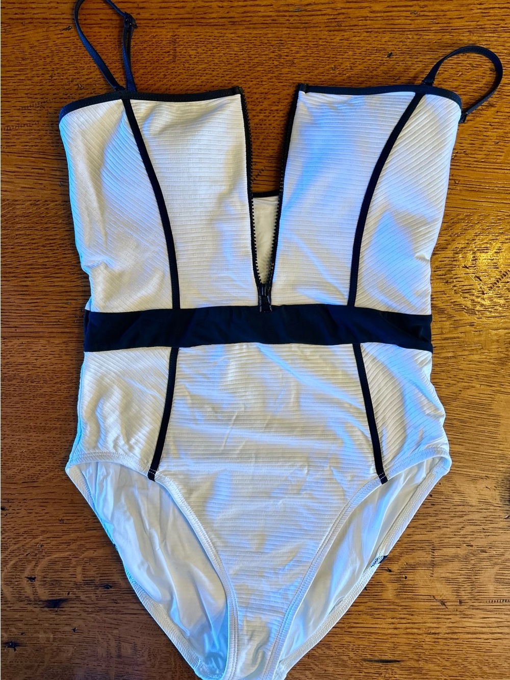 La Blanca White One-Piece Swimsuit with Black Trim - Picture 4 of 4
